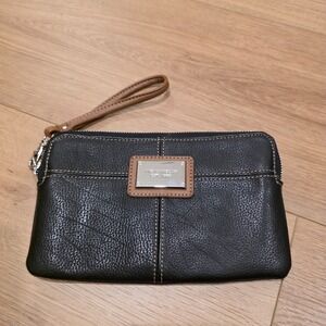 Tignanello Leather Wristlet Clutch Wallet Divider Organizer Outside Pocket